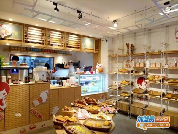 《艾维尔面包店加盟费》