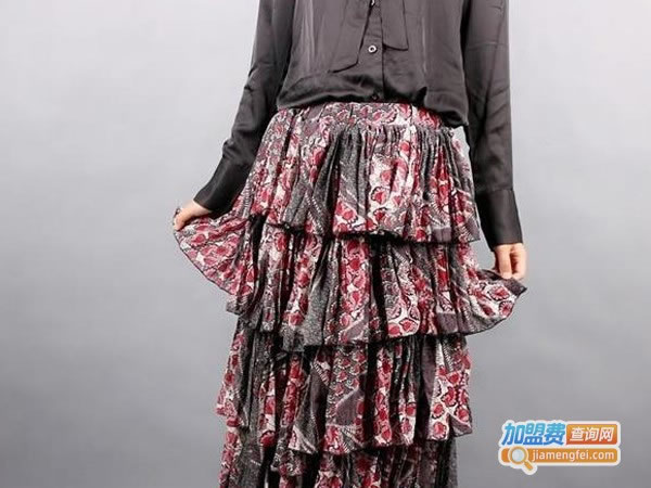 《百搭靓点服饰加盟费》