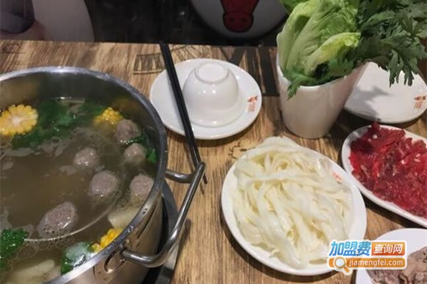 《犇牛叔潮汕鲜牛肉火锅加盟费》