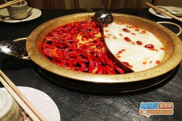 《不万能先生市井火锅炭烤牛加盟费》