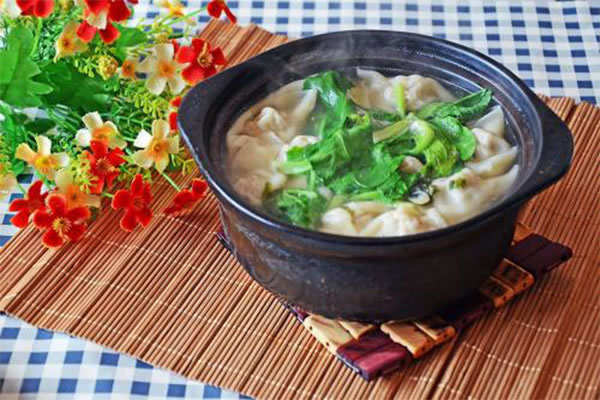 《春宝砂锅馄饨加盟费》