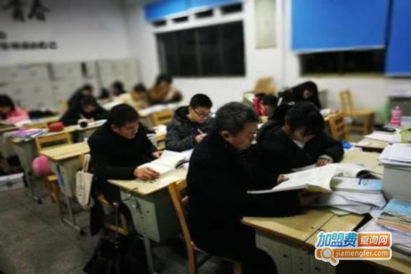 《诚涛教育加盟费》