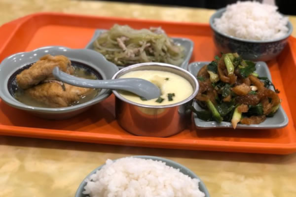 《饭米粒中式快餐加盟费》