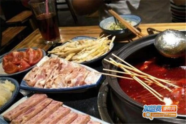 《锅小色牦牛火锅店加盟费》