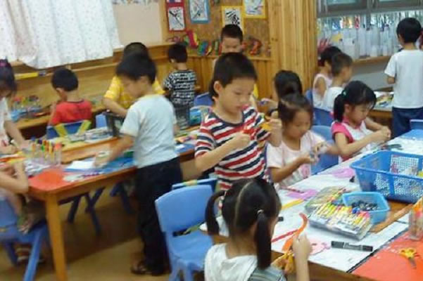 《画立方儿童美术加盟费》