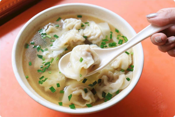 《何太太馄饨面铺加盟费》