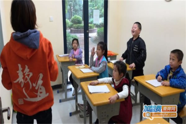 《静到书法加盟费》