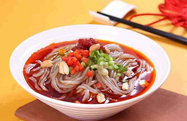 《解放碑酸辣粉加盟费》