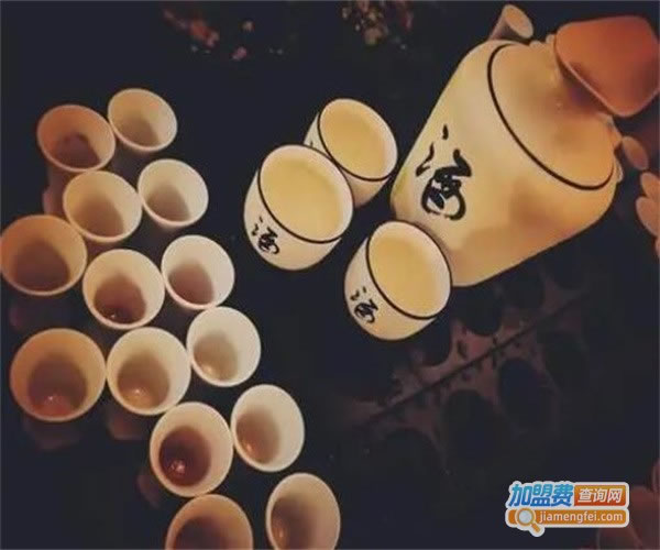 《酒号巴士加盟费》
