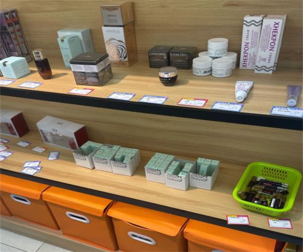 《jinjin潮流美妆集合店加盟费》