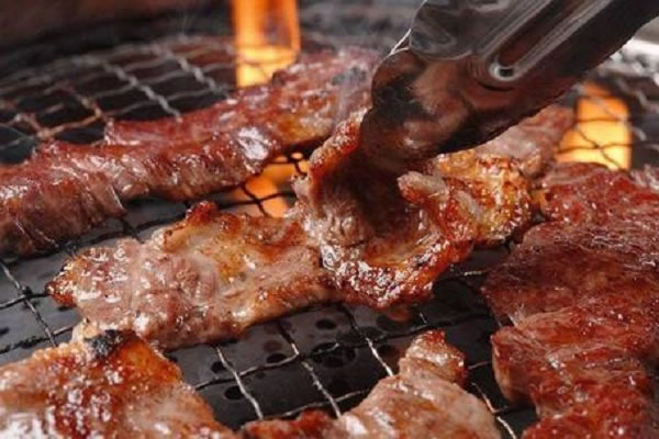 《金石陈炭火烤肉加盟费》
