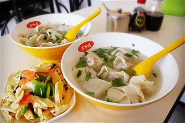 《金师傅馄饨加盟费》