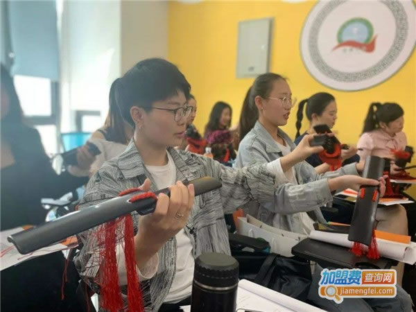 《口才教育培训加盟费》