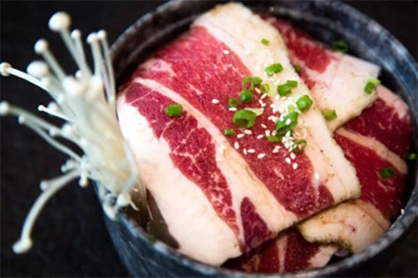 《凯哥一头牛烤肉加盟费》