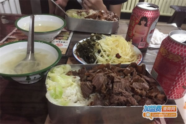 《老饭盒主题快餐加盟费》