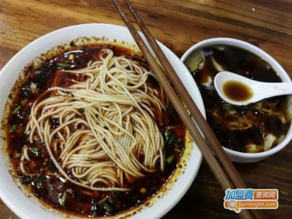《六哥小面加盟费》
