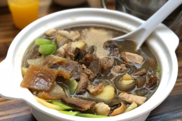 《龙胡子卤汤馆加盟费》