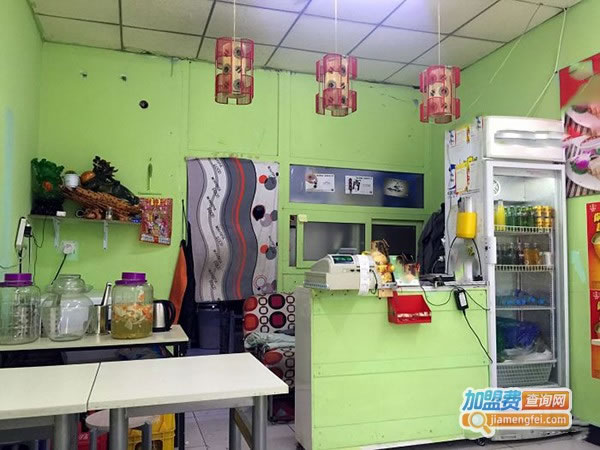《老梁黄焖鸡家常菜加盟费》