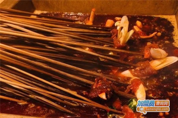 《老炮串串香加盟费》