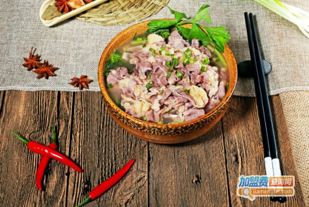 《龙七爷跷脚牛肉面加盟费》