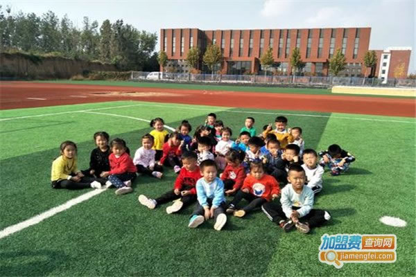 《龙山幼儿园加盟费》