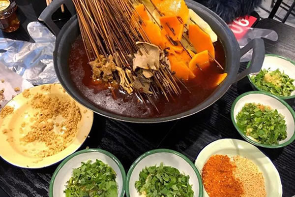 《老三样冷锅串串加盟费》