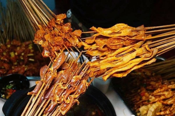 《麻辣串串香加盟费》