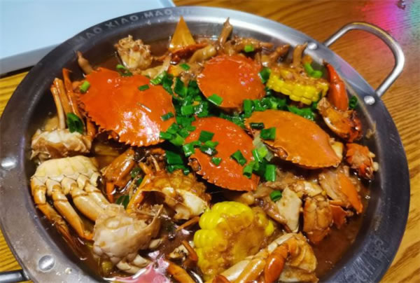 《猫小猫家肉蟹煲加盟费》