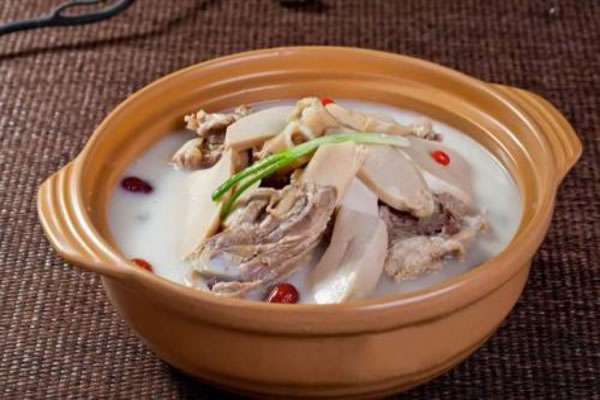 《牛骨汤加盟费》