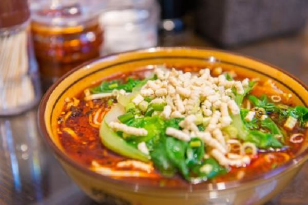 《品牌牛肉面加盟费》