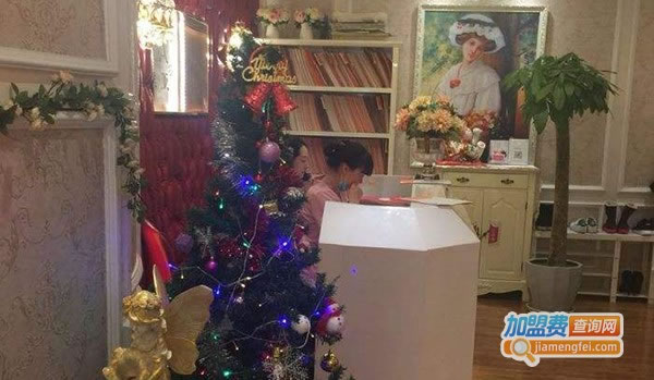 《茜尔维亚产后恢复加盟费》