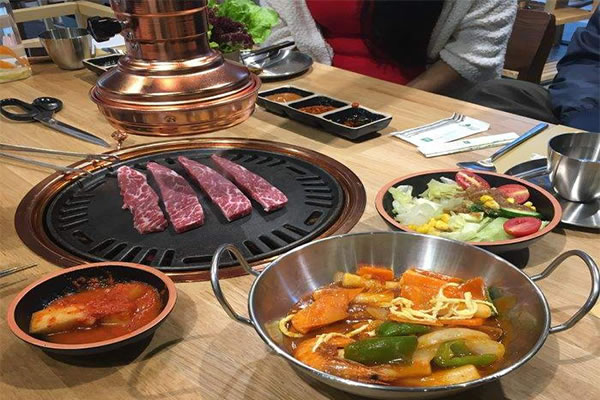 《秋木烤肉加盟费》