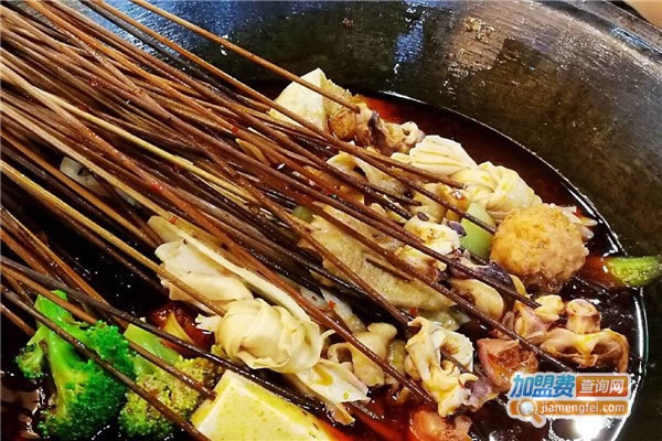 《三不摆老成都串串香加盟费》