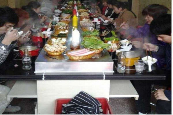 《苏蜀传奇旋转小火锅加盟费》