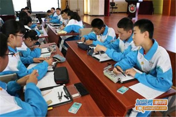 《数学智能教育加盟费》