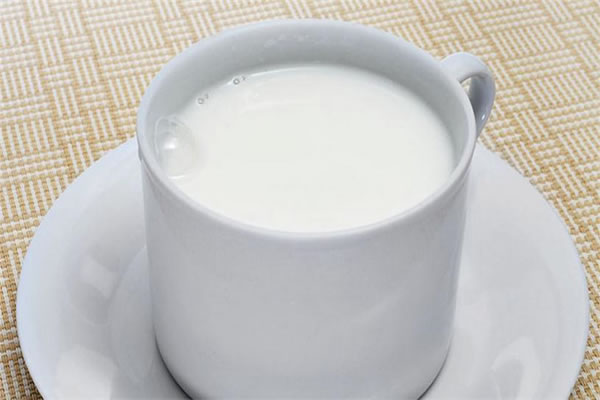 《天然牧场鲜奶吧加盟费》