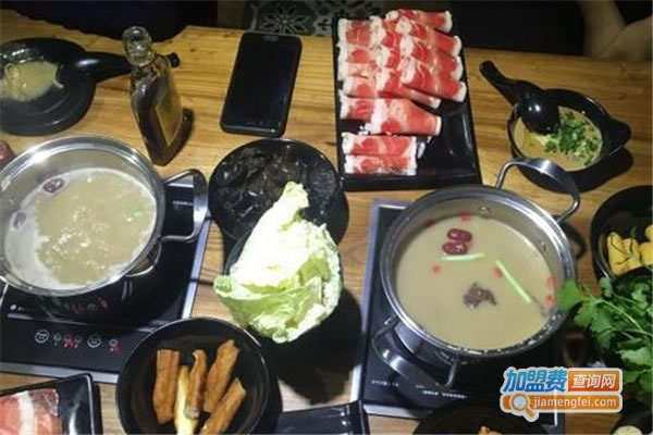 《吾蜀巷子小火锅店加盟费》