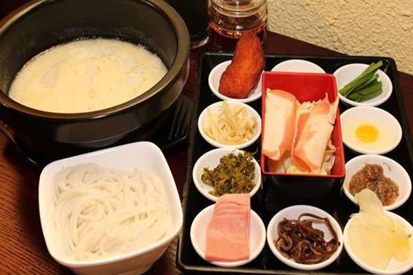 《味一过桥米线加盟费》