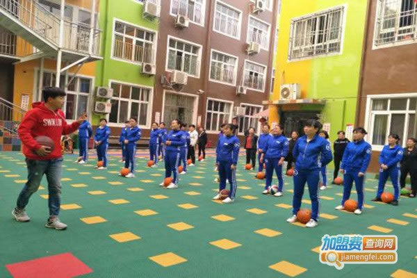《希奥篮球大联盟加盟费》
