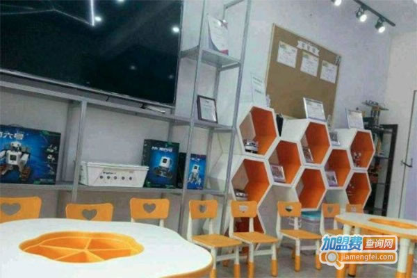 《莘迪机器人教育加盟费》
