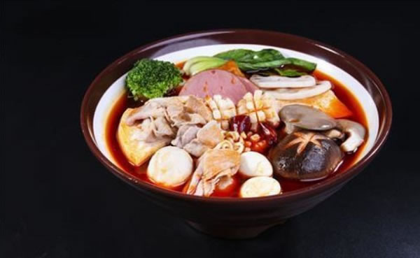 《小马哥麻辣烫加盟费》
