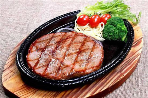《小型牛排店加盟费》