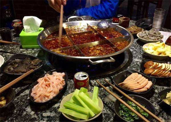 《巷子里老火锅加盟费》