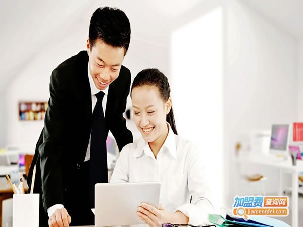 《易邦教育加盟费》