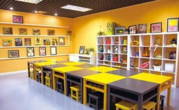 《幼儿美术培训班加盟费》