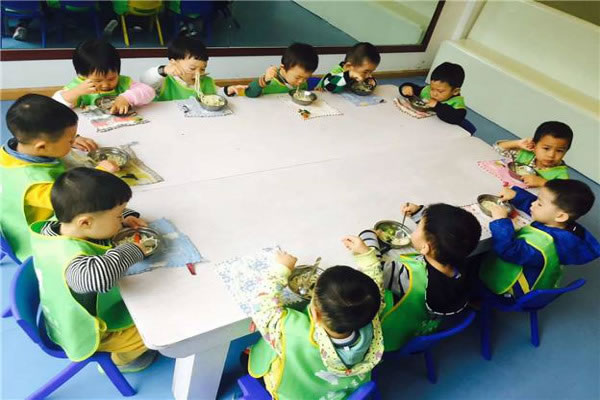 《幼儿托班加盟费》