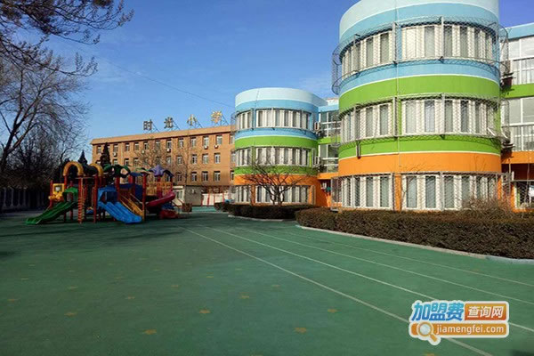 《阳光起点幼儿园加盟费》