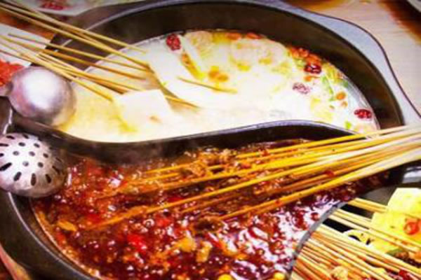 《渝魅火锅串串香加盟费》