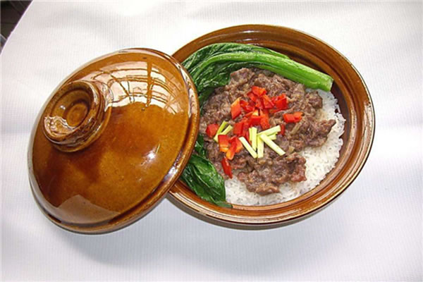 《一人一煲煲仔饭加盟费》