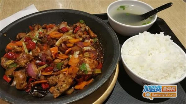 《焱烧厨房铁板快餐加盟费》